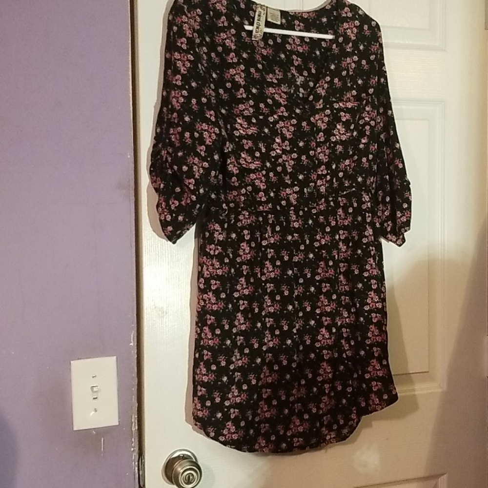 Floral mid sleeve, short dress